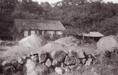 The Putney House at 70 Whipple Hill Road